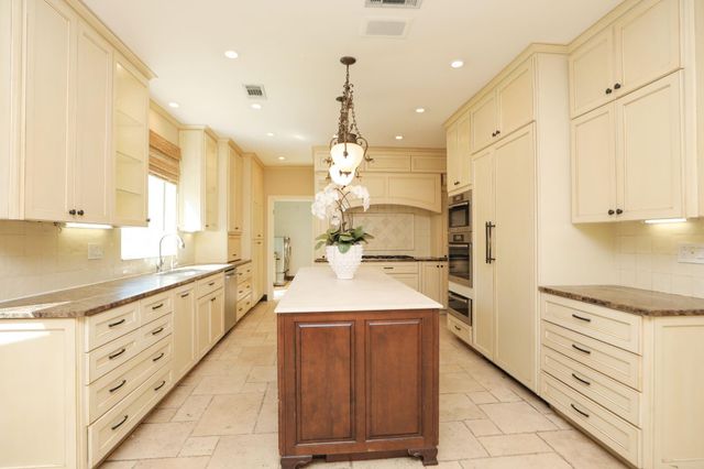 618 Sandy Port Street, Houston, TX 77079