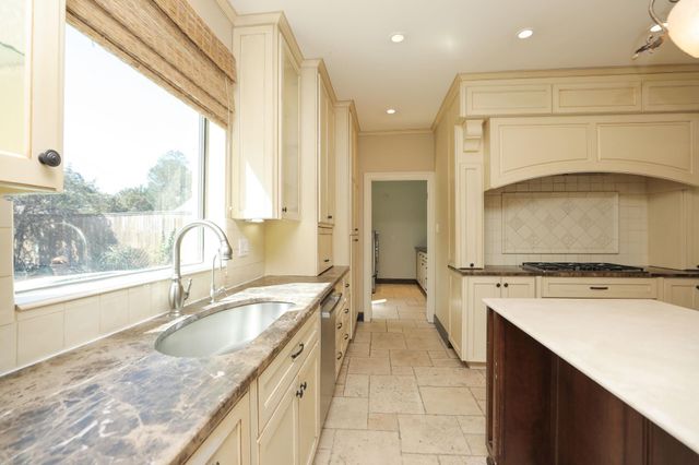 618 Sandy Port Street, Houston, TX 77079