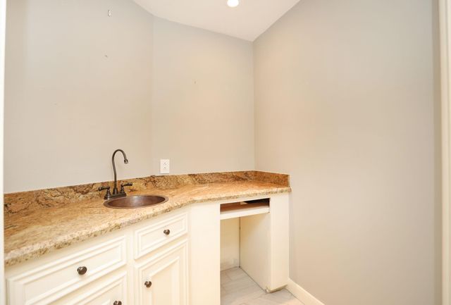 618 Sandy Port Street, Houston, TX 77079