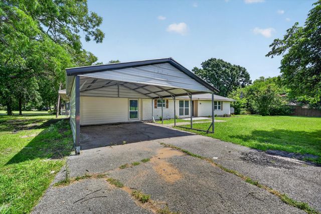 372 Tooley Street, Van Alstyne, TX 75495