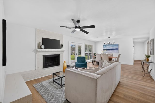 372 Tooley Street, Van Alstyne, TX 75495