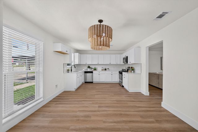 372 Tooley Street, Van Alstyne, TX 75495