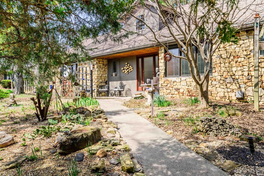 2321 E Rechter Road, Bloomington, IN 47401