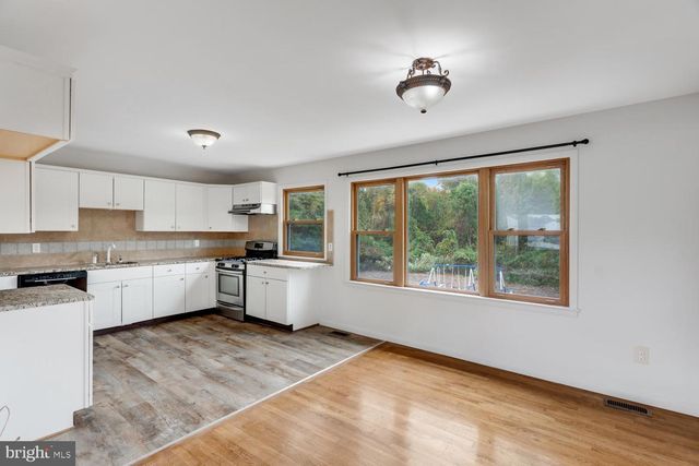 109 DRIFTWOOD LN, Lanoka Harbor, NJ 08734