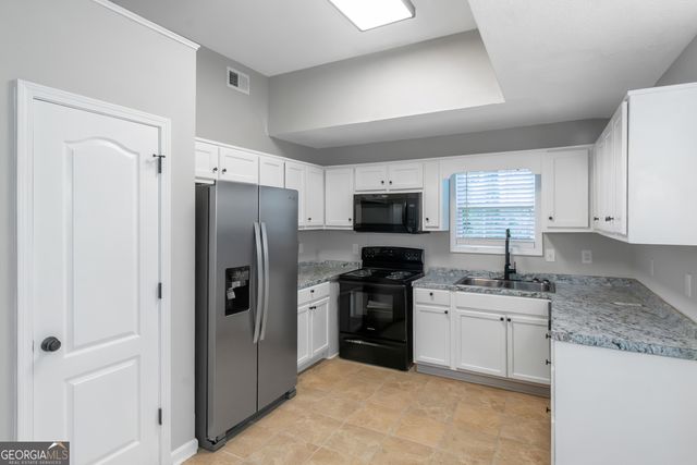 182 Hawk Lane, Carrollton, GA 30116