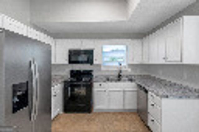 182 Hawk Lane, Carrollton, GA 30116