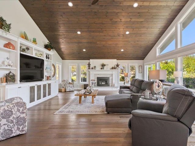 4150 Foxwood Ln, Shingle Springs, CA 95682