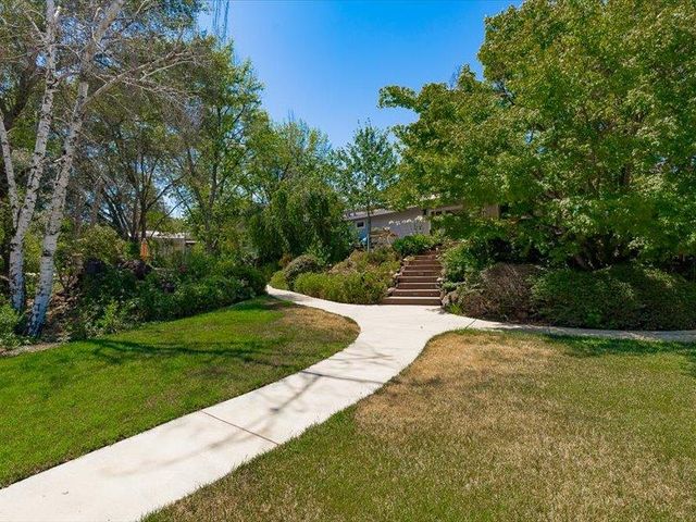 4150 Foxwood Ln, Shingle Springs, CA 95682