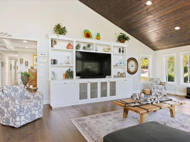 4150 Foxwood Ln, Shingle Springs, CA 95682
