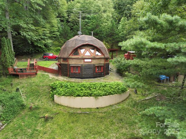 60 Persimmons Lane, Burnsville, NC 28714