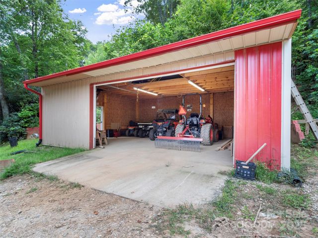 60 Persimmons Lane, Burnsville, NC 28714