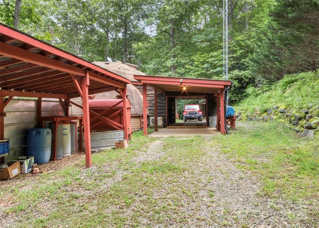 60 Persimmons Lane, Burnsville, NC 28714