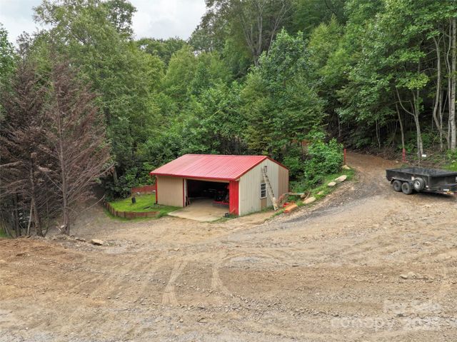 60 Persimmons Lane, Burnsville, NC 28714