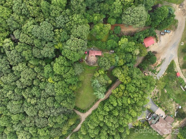 60 Persimmons Lane, Burnsville, NC 28714