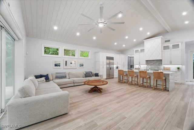 5130 Alpha CT, Naples, FL 34105