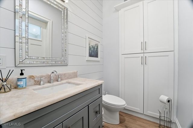 5130 Alpha CT, Naples, FL 34105