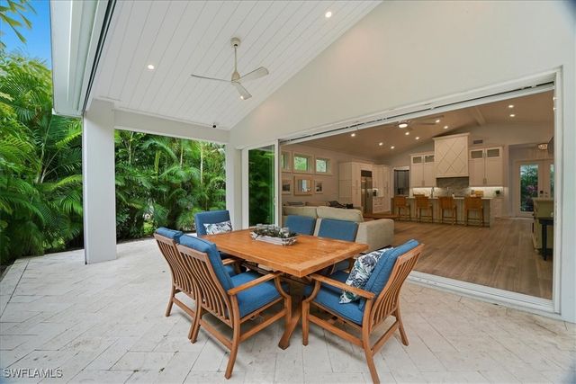 5130 Alpha CT, Naples, FL 34105