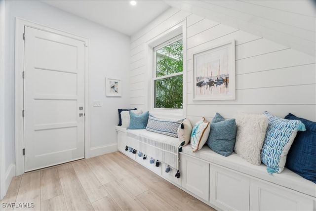 5130 Alpha CT, Naples, FL 34105