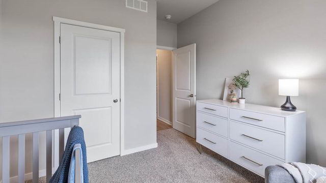 5723 153rd Street, Urbandale, IA 50323