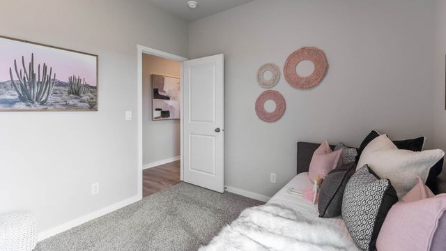 5723 153rd Street, Urbandale, IA 50323