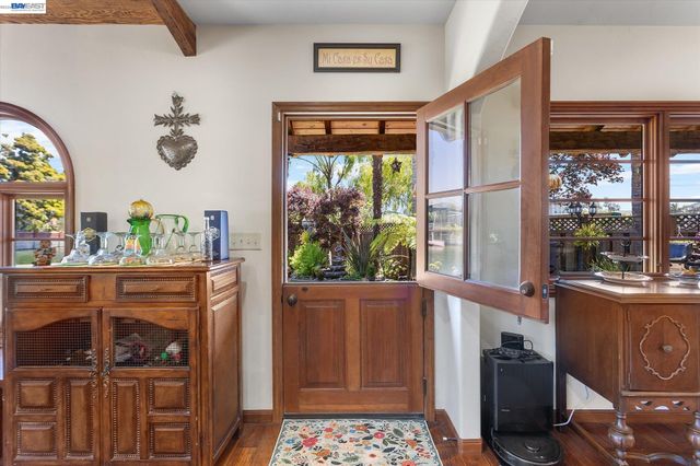 630 Rock Isle, Alameda, CA 94501