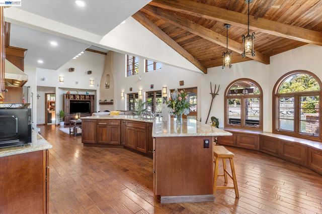 630 Rock Isle, Alameda, CA 94501