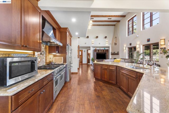 630 Rock Isle, Alameda, CA 94501