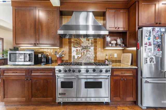 630 Rock Isle, Alameda, CA 94501