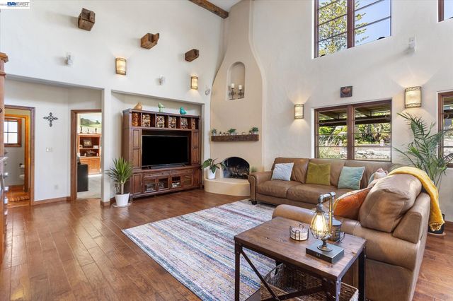 630 Rock Isle, Alameda, CA 94501