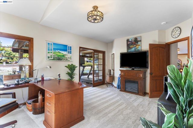 630 Rock Isle, Alameda, CA 94501