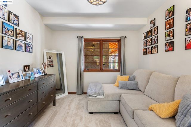 630 Rock Isle, Alameda, CA 94501
