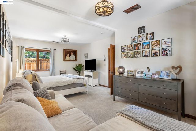 630 Rock Isle, Alameda, CA 94501