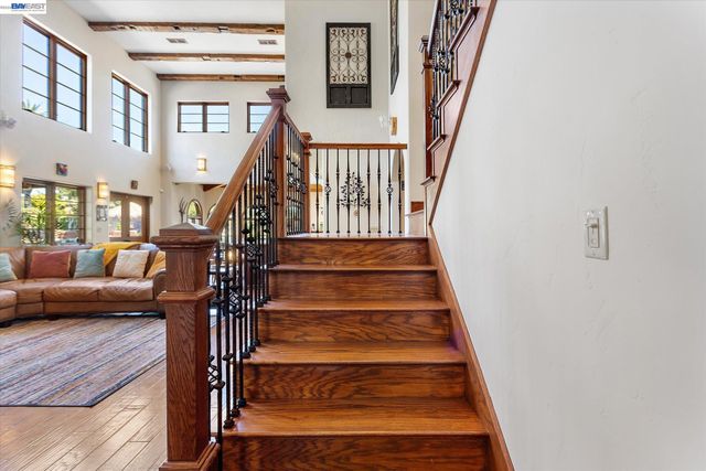630 Rock Isle, Alameda, CA 94501