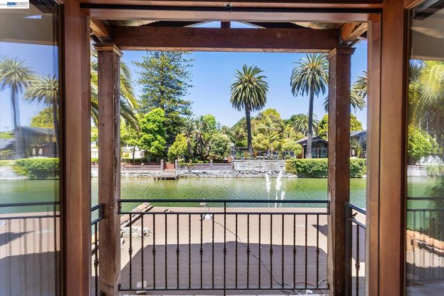 630 Rock Isle, Alameda, CA 94501