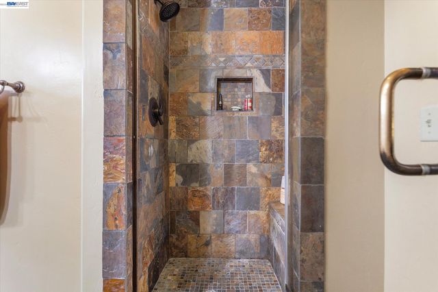 630 Rock Isle, Alameda, CA 94501