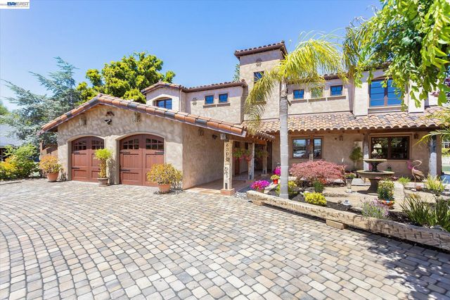 630 Rock Isle, Alameda, CA 94501