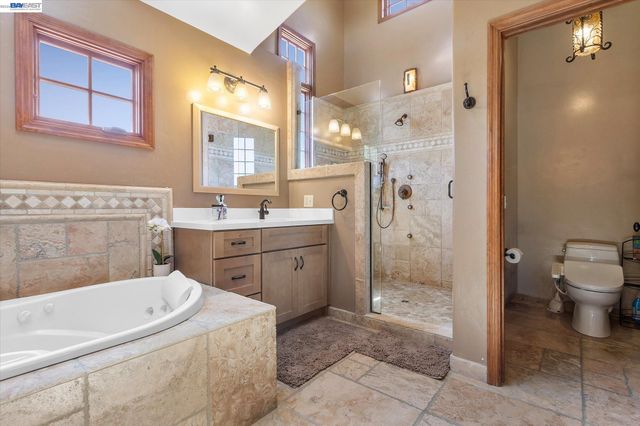 630 Rock Isle, Alameda, CA 94501