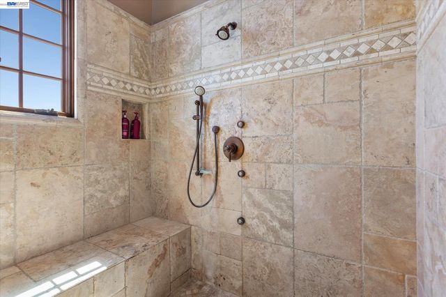 630 Rock Isle, Alameda, CA 94501