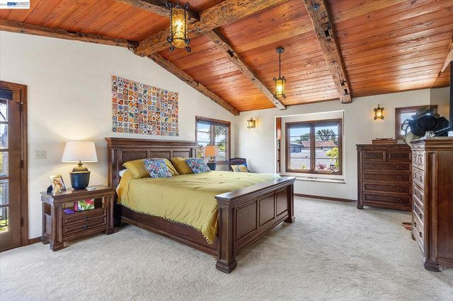 630 Rock Isle, Alameda, CA 94501