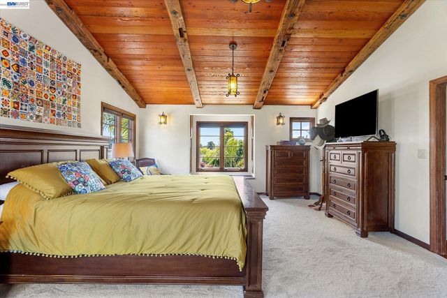 630 Rock Isle, Alameda, CA 94501