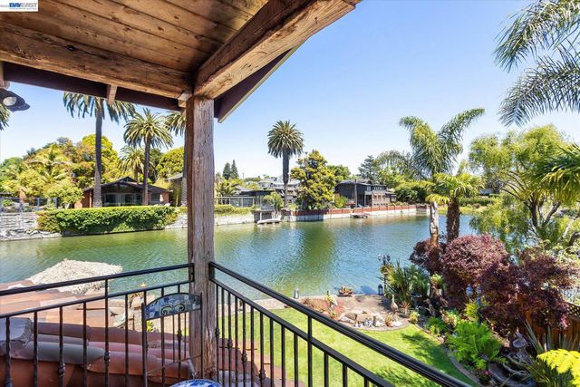 630 Rock Isle, Alameda, CA 94501