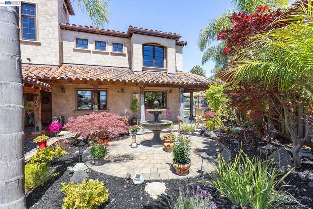630 Rock Isle, Alameda, CA 94501