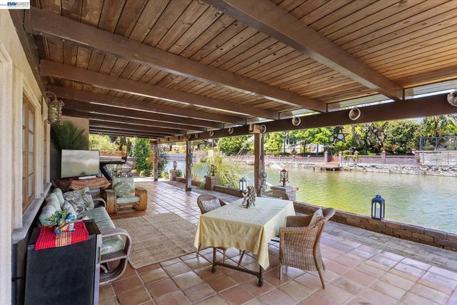 630 Rock Isle, Alameda, CA 94501
