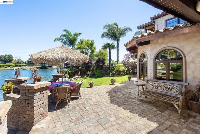 630 Rock Isle, Alameda, CA 94501
