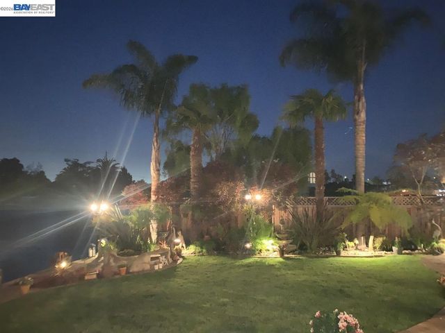 630 Rock Isle, Alameda, CA 94501