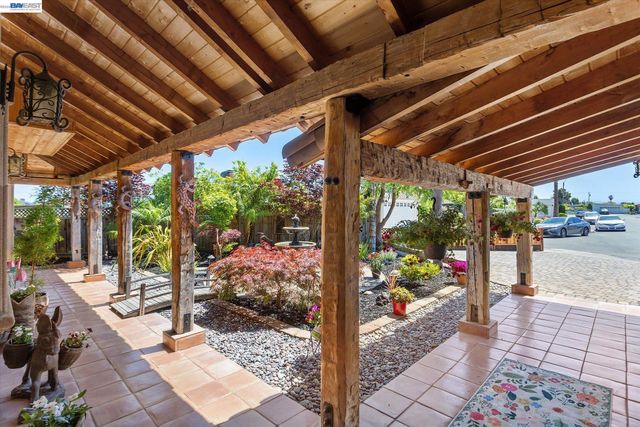 630 Rock Isle, Alameda, CA 94501