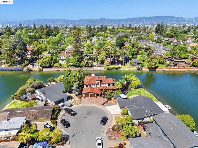 630 Rock Isle, Alameda, CA 94501