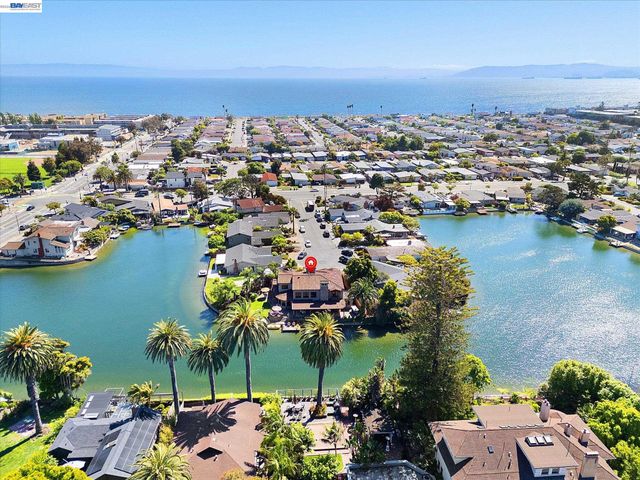 630 Rock Isle, Alameda, CA 94501