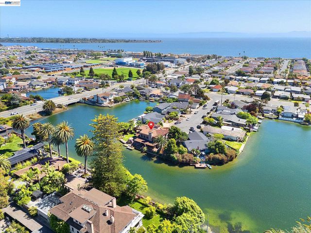 630 Rock Isle, Alameda, CA 94501