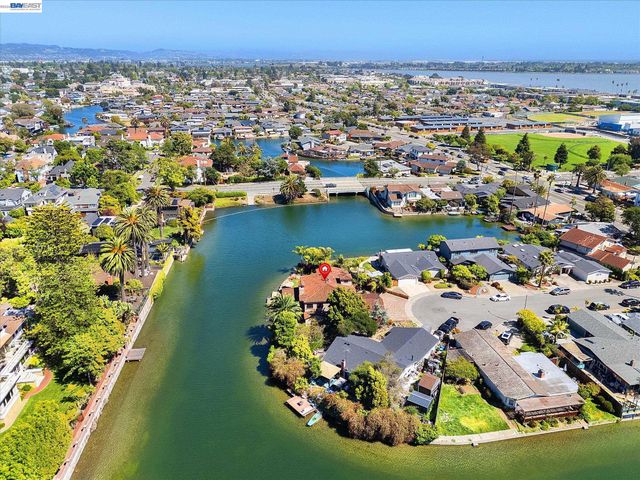 630 Rock Isle, Alameda, CA 94501